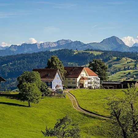 Nocleg ze śniadaniem Gaestehaus Aemisegg Sankt Peterzell