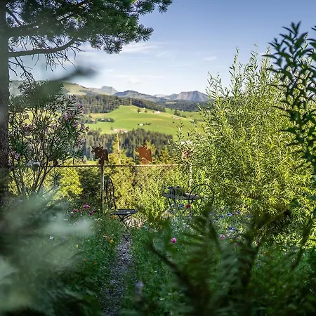 Gaestehaus Aemisegg * Sankt Peterzell